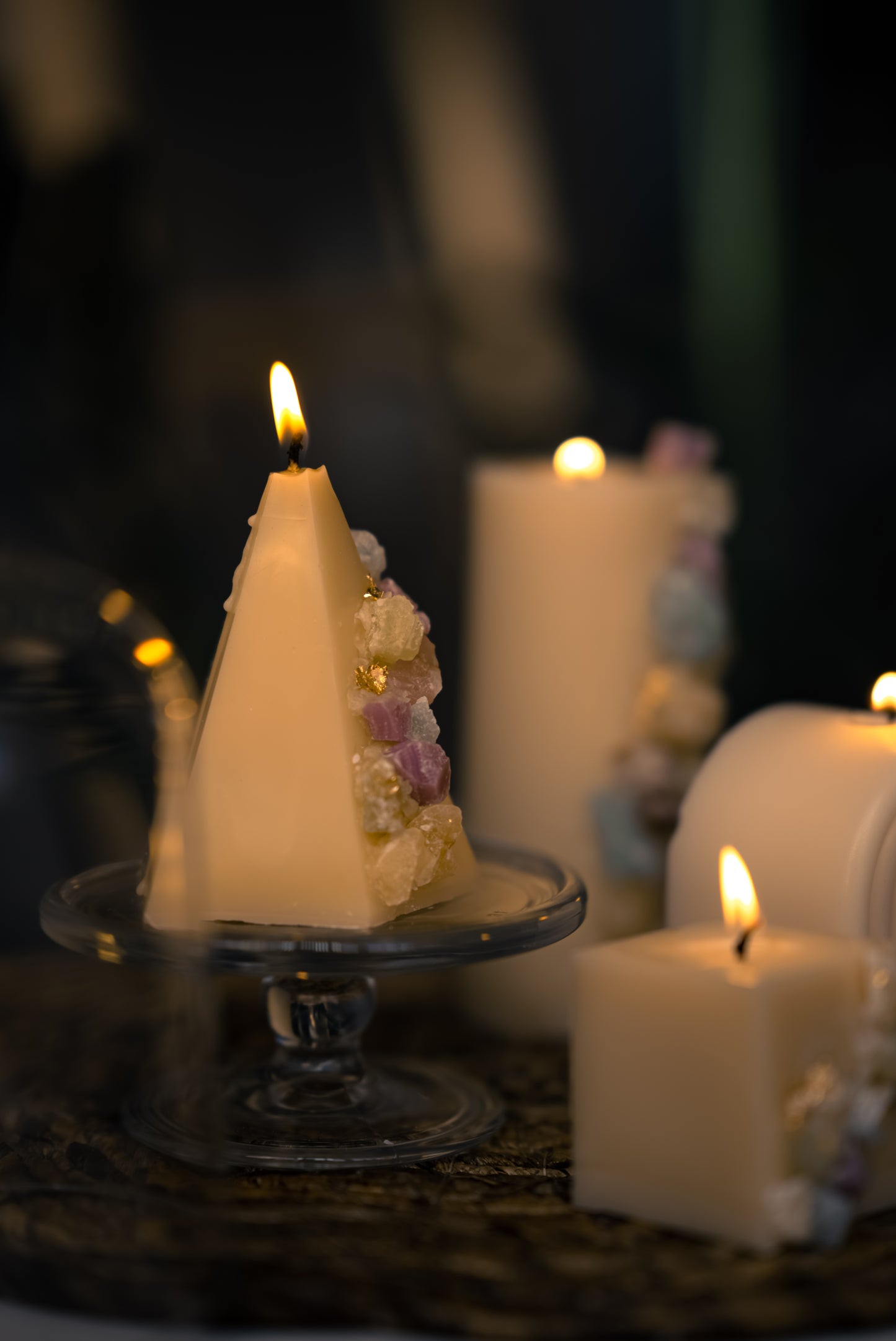 حجر الكريستال-CRYSTAL CANDLE