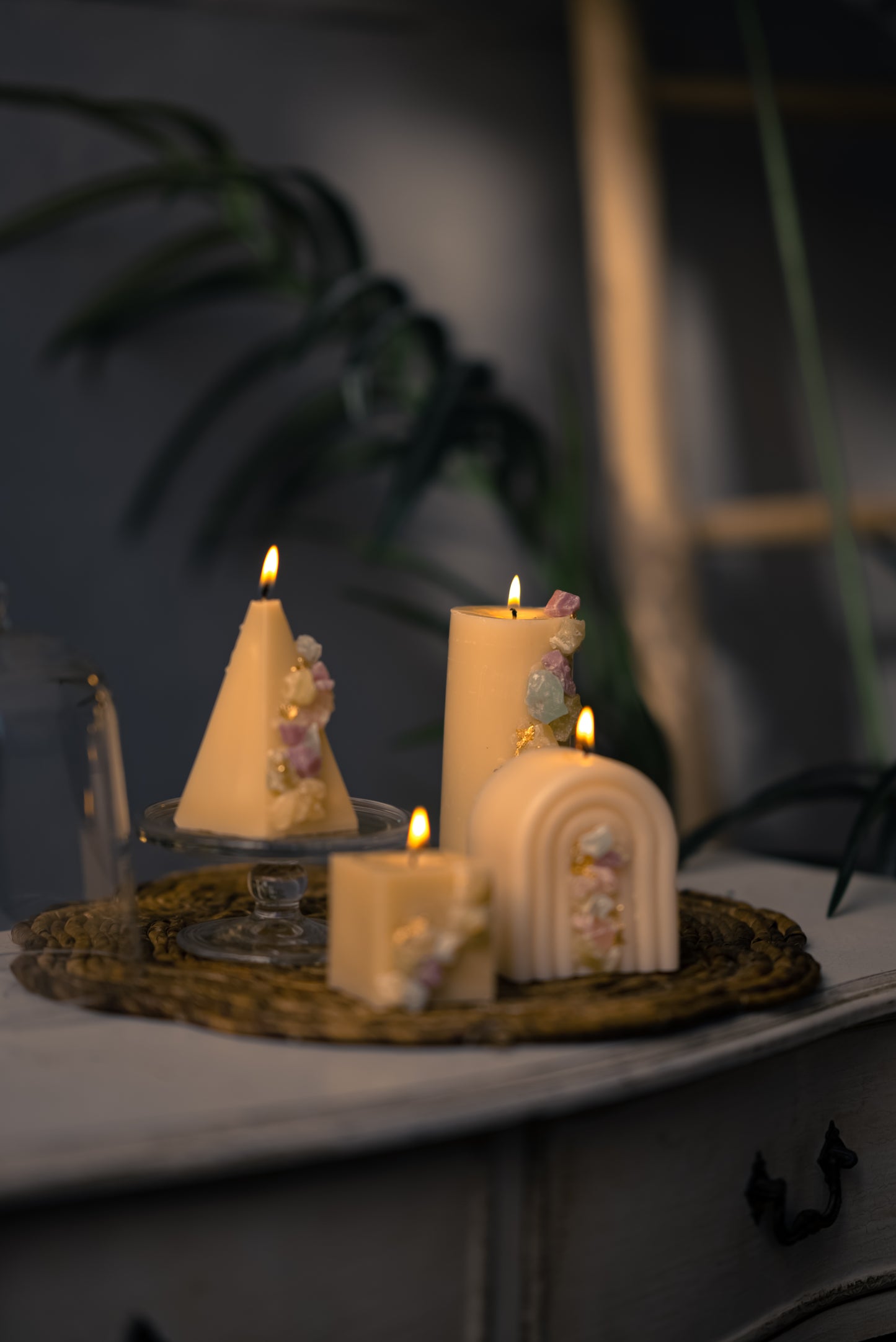 حجر الكريستال-CRYSTAL CANDLE
